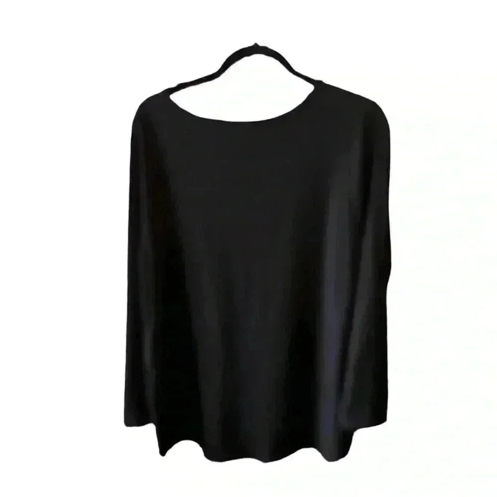 Lularoe 3X long sleeve solid black Lynnae top. Scoop neck, hi-lo hem.‎ NWT - Picture 2 of 4